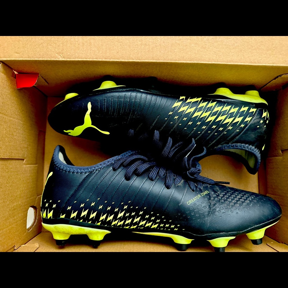 BRAND NEW! Women’s Puma Soccer Cleats